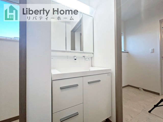 阿見町阿見　戸建の独立洗面台