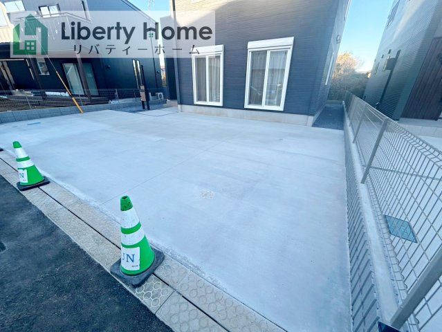 阿見町阿見　戸建の駐車場