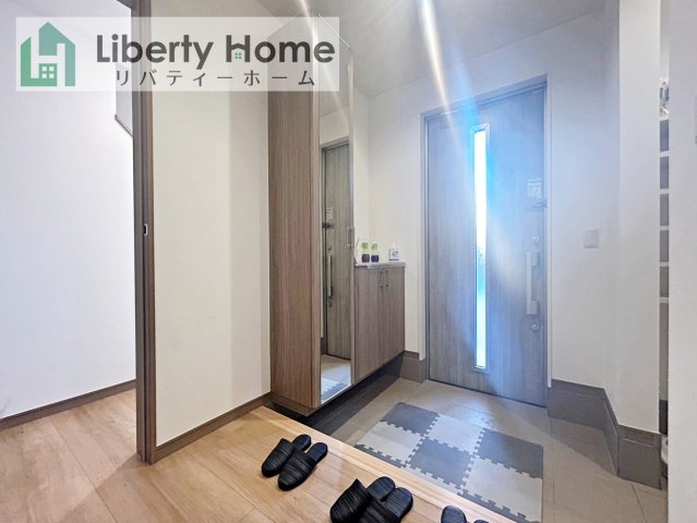 阿見町阿見　戸建の玄関