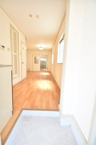 大阪市都島区都島本通５丁目の賃貸マンションの玄関