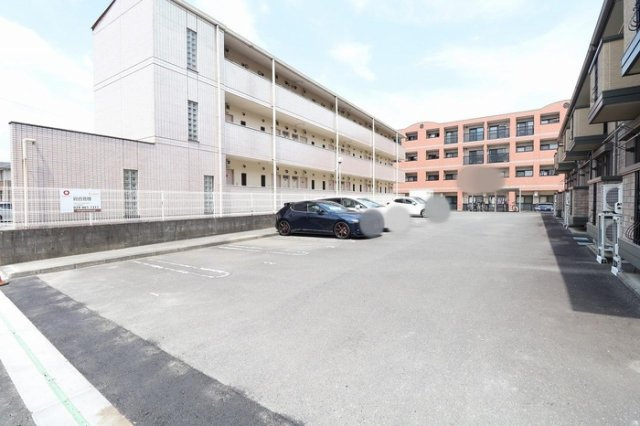 ブランシュ春日の駐車場|駐車場