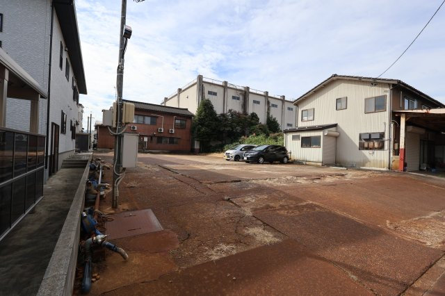 丸山ビル/マルヤママンション共同駐車場の外観