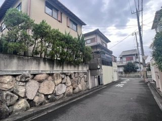 売土地　四條畷市岡山東5丁目の前面道路含む現地写真