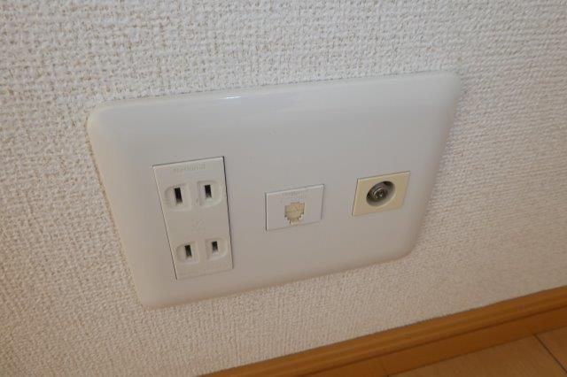 フランSYの設備|ＴＶジャック・電話モジュラー