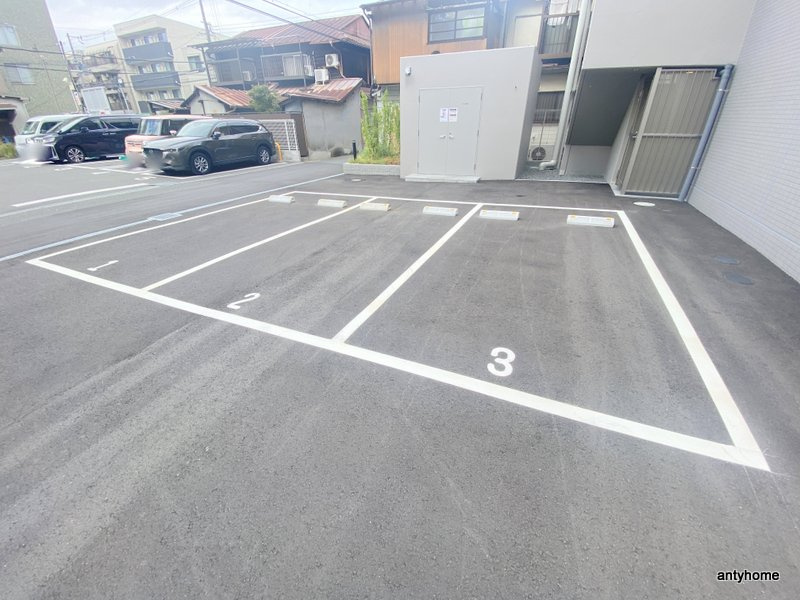 アルティザ淡路　仲介手数料無料の駐車場