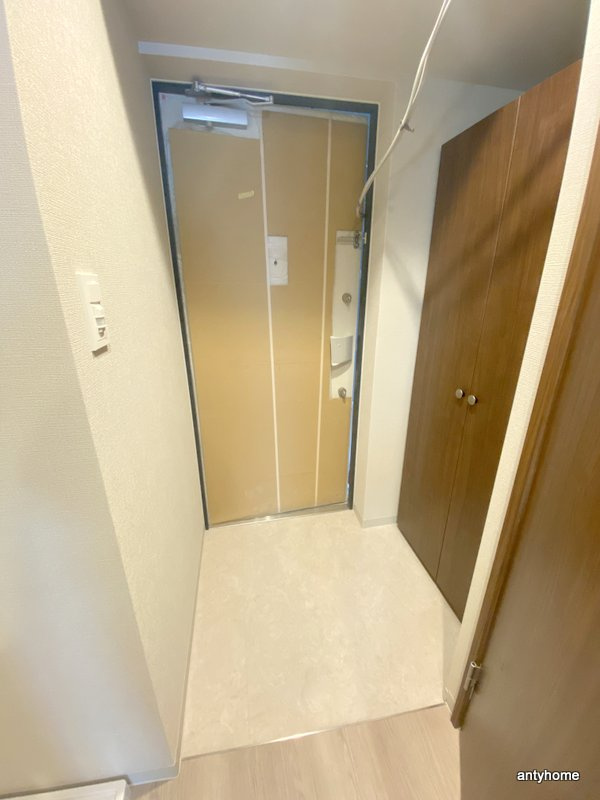 アルティザ淡路　仲介手数料無料の玄関