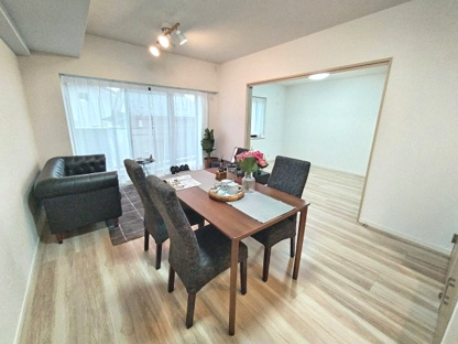 【居間・リビング】ベルシュ青山新町 