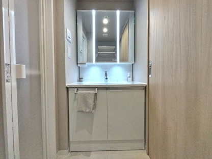 【独立洗面台】ベルシュ青山新町 