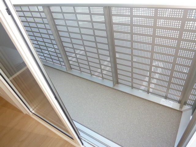 倉敷市連島町鶴新田のアパートのバルコニー