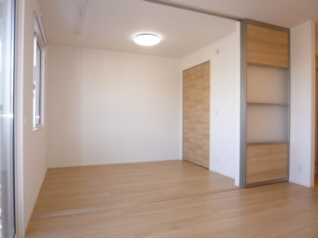 倉敷市連島町鶴新田のアパートの居間・リビング