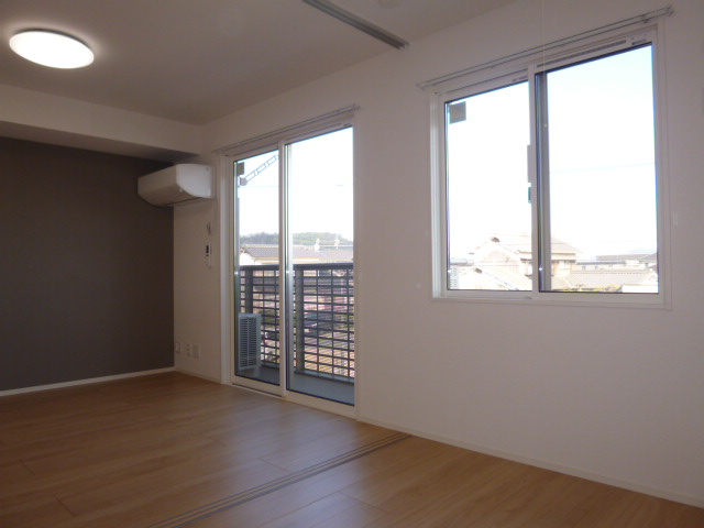 倉敷市連島町鶴新田のアパートの洋室