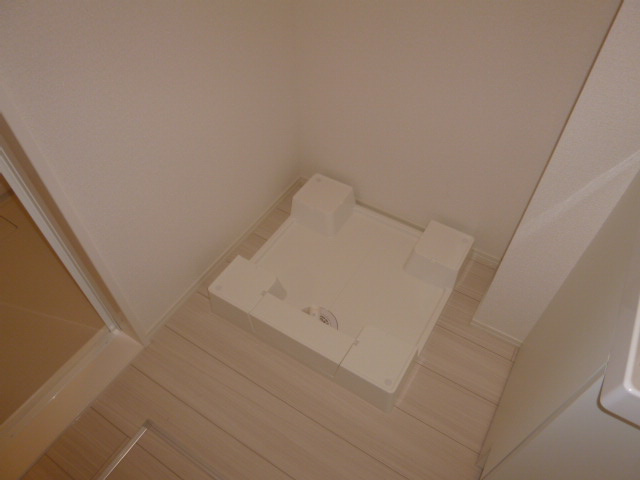 倉敷市連島町鶴新田のアパートのその他|洗濯機置き場
