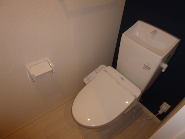 倉敷市連島町鶴新田のアパートのトイレ|温水洗浄便座