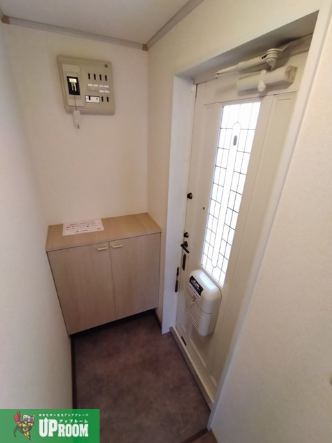 ブランニュー白山の玄関