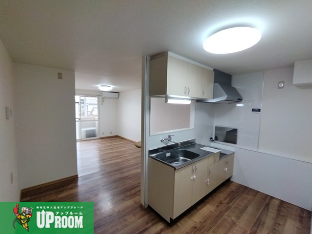 ブランニュー白山の洋室