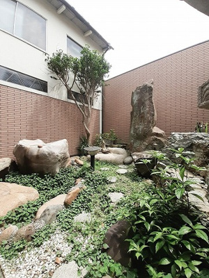 【庭】 | 塩冶貸家