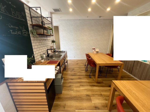 半城土中町店舗事務所の内装