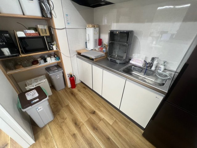 半城土中町店舗事務所のキッチン
