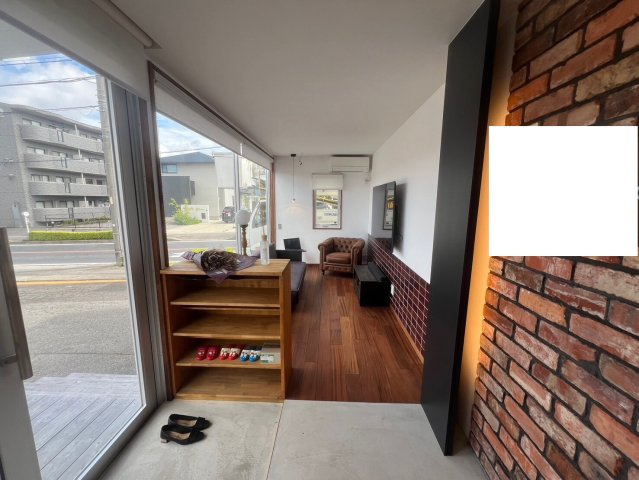 半城土中町店舗事務所のロビー