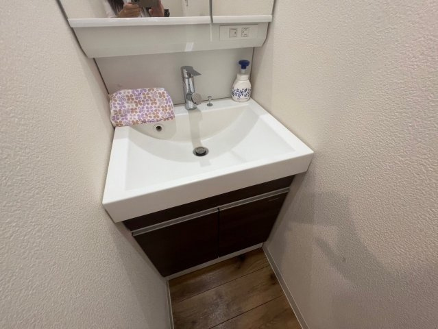 半城土中町店舗事務所の洗面所