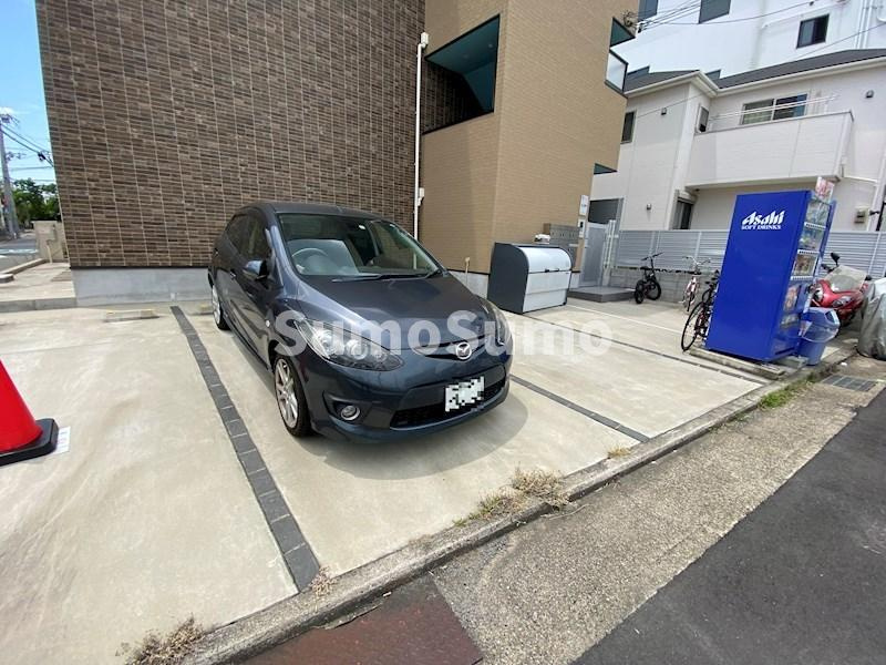 神戸市長田区御蔵通７丁目のアパートの駐車場|カースペースがあります