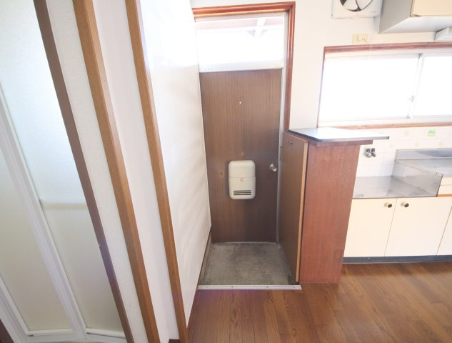 ニュー芝ハイツの玄関