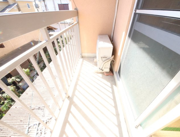 ニュー芝ハイツのバルコニー