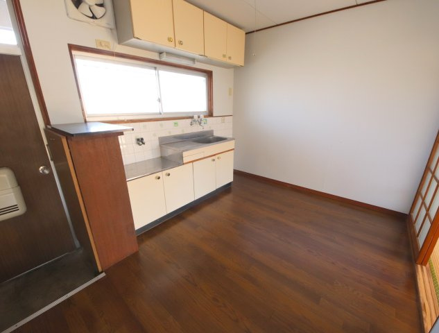 ニュー芝ハイツの居間・リビング