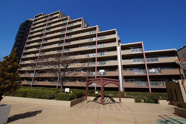 イーストパークス大島ノーザンスクエアの外観