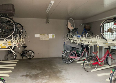 【駐輪場】 | ロイヤルステージ淵野辺 | マンションの駐輪場は、事前に空きがあるか確認を取ると安心です。せっかく入居したのに駐輪スペースがない！なんてことになったら大変ですよね。そこで、内見時や購入前にはまず事前に確認しておくと良いでしょう。