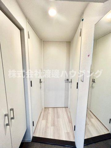 セレニテ江坂アリアの玄関