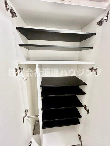 セレニテ江坂アリアの収納|天井高シューズBOX