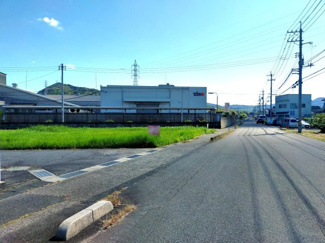 【前面道路含む現地写真】