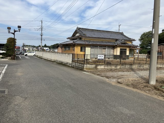 【前面道路含む現地写真】 | 売地：邑楽町篠塚町 | 西道路