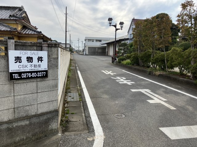 【前面道路含む現地写真】 | 売地：邑楽町篠塚町 | 西側道路