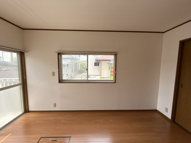 ナイスワン広畑の洋室