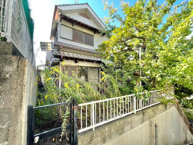 寝屋川市太秦東が丘　中古一戸建ての外観|物件の外観です