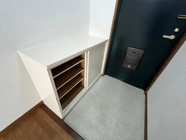 フラッツエムズの玄関