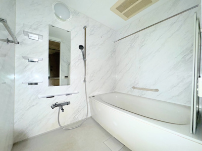 【浴室】 | 市が尾南パークホームズ | ◆お子様と一緒にバスタイムを楽しめる広々空間。浴室乾燥機付で心地よいバスタイムを実現します。