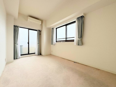 【洋室】 | 市が尾南パークホームズ | ◆二面採光で、陽差しを長時間受ける事が出来る暖かい室内です。