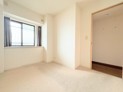 【洋室】 | 市が尾南パークホームズ | ◆子どものスタディ空間として、あるいは書斎やホビールームとして生活スタイルに合わせて使えるプライベートルーム。居心地のいい落ち着いたインテリアが似合います。