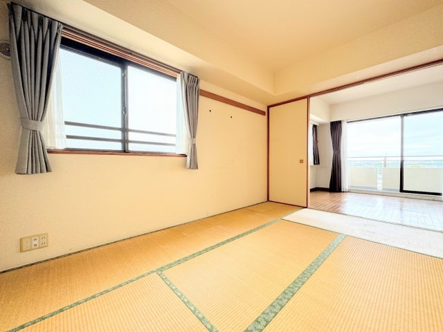 【和室】 | 市が尾南パークホームズ | ◆感性を育むプライベートルームはシンプルでスマートな空間。好みの空間で読書をしたり、音楽を聞いたりと一人の時間も充実したものにできます。
