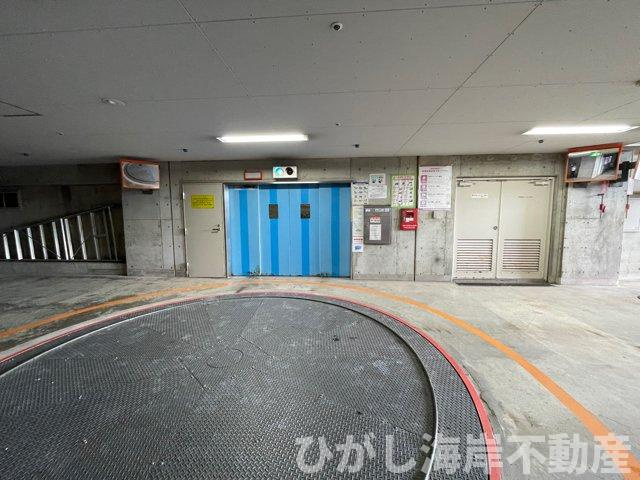 ヴィルヌーブ片瀬江ノ島の駐車場|新規リフォーム完了！敷地内駐輪場