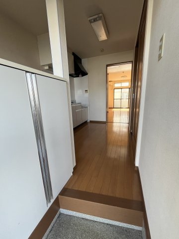 サニーハイツの玄関