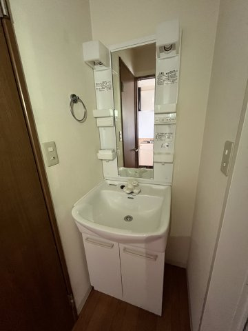 サニーハイツの独立洗面台