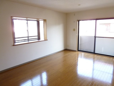 14.3帖LDK　角部屋で二面採光とれたお部屋♪