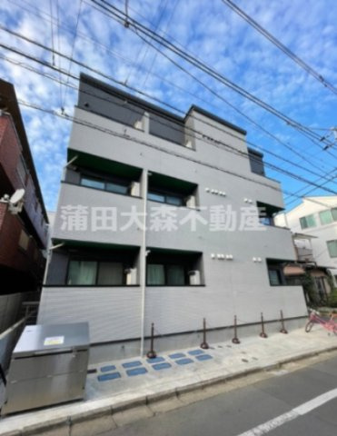 ACE蒲田（エースの外観|2018年8月築　木造地上3階建て総戸数9戸の人気賃貸アパート
東京都大田区西蒲田3丁目　JR京浜東北線蒲田駅徒歩14分、東急池上線蓮沼駅徒歩6分