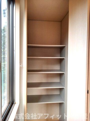 【その他】 | スカイメゾン八番館 | 洋室6.2帖収納