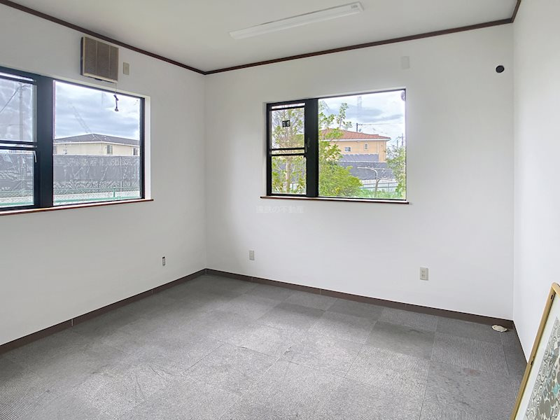 三方原町貸事務所の内装