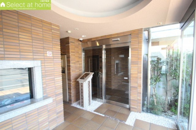 【エントランス】 | ラフィネステージ海老名　2階　3LDK　リフォーム済み【仲介手数料無料】 | □オートロック完備のマンションの為、セキュリティ面で安心です